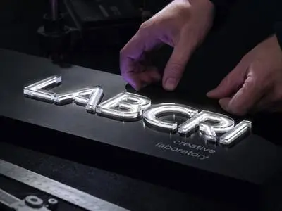 Letra Caixa 3D